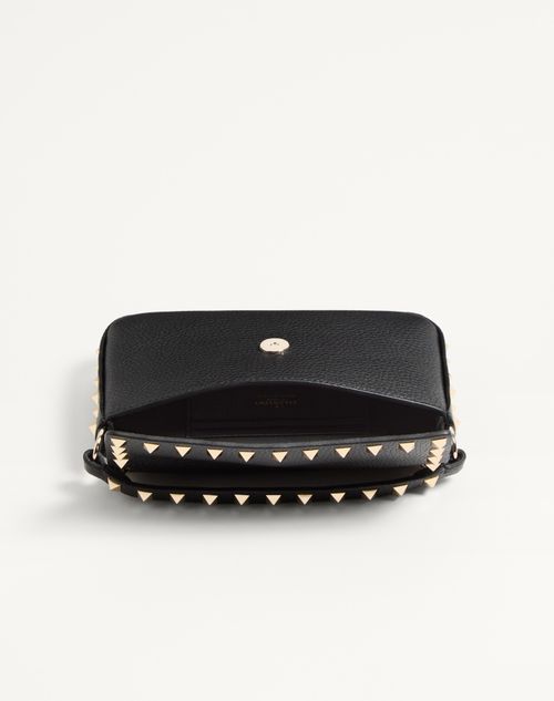 Valentino Garavani - Rockstud Grainy Calfskin Pouch - Black - Woman - Clutches