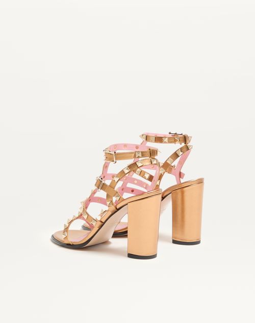 Valentino Garavani - Rockstud Laminated Calfskin Sandal With Straps 90mm - Gold - Woman - Sandals