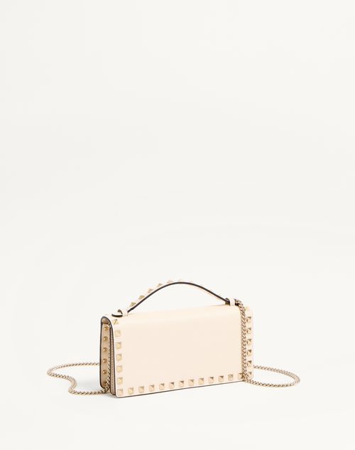 Valentino Garavani - Rockstud Wallet With Chain In Grainy Calfskin - Light Ivory - Woman - Wallets And Small Leather Goods