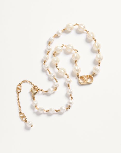 Valentino Garavani - Vlogo Signature Necklace In Metal And Glass Beads - Gold/cream - Woman - Jewellery