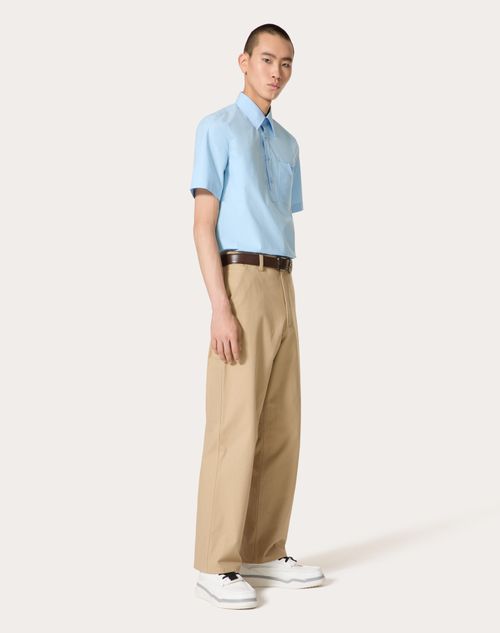 Valentino - Stretch Cotton Canvas Cargo Trousers With Metallic V Detail - Beige - Man - Trousers And Shorts