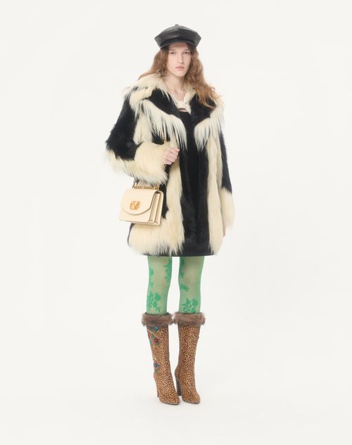 Valentino Garavani - Valentino Garavani Vain Shoulder Bag In Shiny Calfskin - Butter - Woman - Shoulder Bags