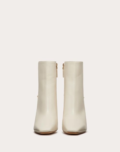 Rockstud Nappa Ankle Boot 90mm for Woman in Light Ivory | Valentino US