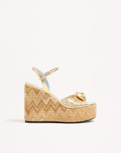 Valentino Garavani - Coeur Royal Wedge Sandal In Laminated Nappa 110mm - Natural - Woman - Espadrilles And Wedges