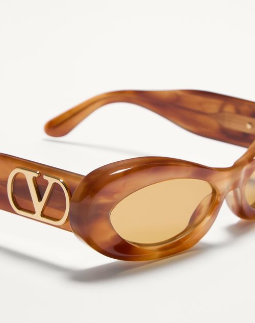  - Beige/amber
