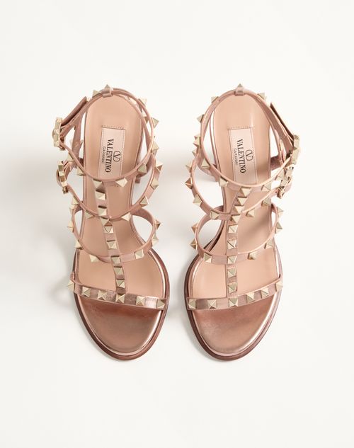 Valentino Garavani - Rockstud Laminated Calfskin Sandal With Straps 90mm - Rose Cannelle - Woman - Sandals