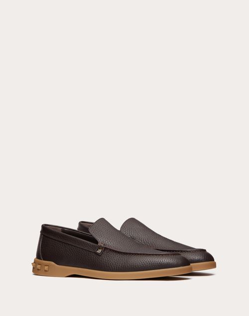 Valentino Garavani - Leisure Flows Slip-on In Grainy Calfskin - Ebony - Man - Loafers And Driver