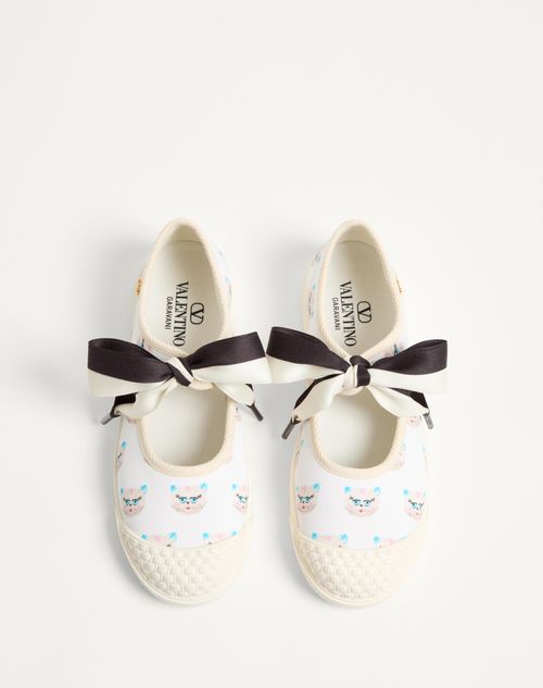  - White/multicolor