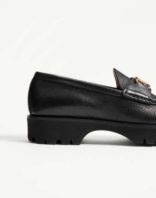 Valentino Garavani - Vlogo Signature Buffalo Loafer - Black - Man - Loafers And Driver