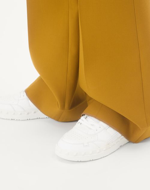 Valentino Garavani - Freedots Low-top Sneaker In Calfskin - White - Man - Sneakers