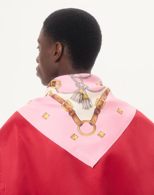 Valentino Garavani - Foulard Valentino In Seta Con Stampa Stud Framed - Rosa/multicolor - Uomo - Accessori Tessili