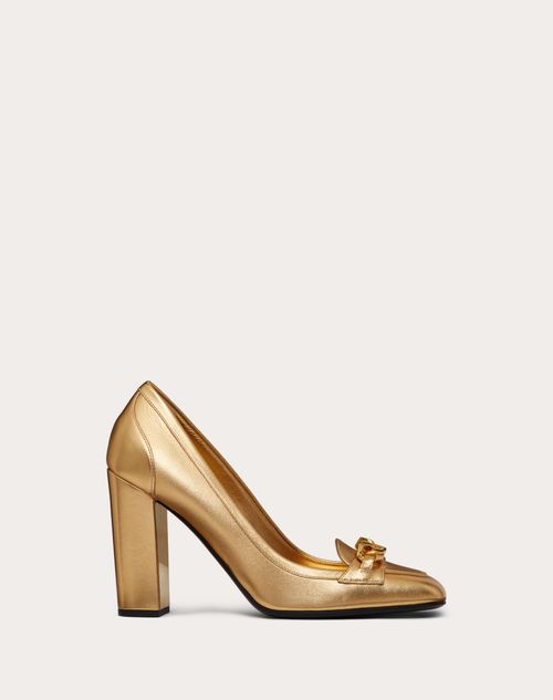 Valentino Garavani - Vlogo Chain Pump In Metallic Nappa 95mm - Antique Brass - Woman - Vlogo Chain - Shoes