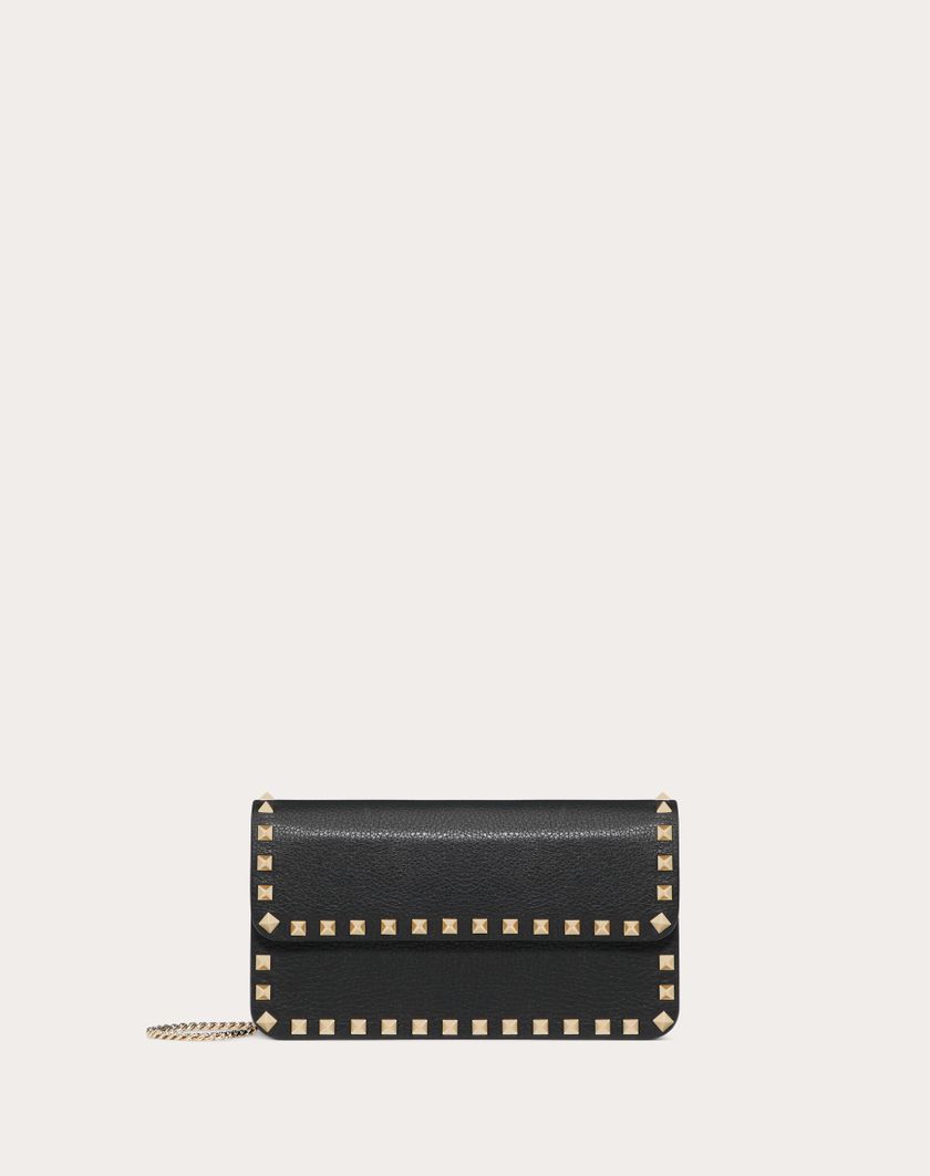 Valentino Handbags Pouch Con Catena Rockstud In Vitello Granato per Donna in Poudre | Valentino IT