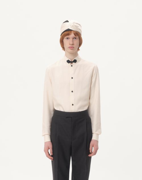 Valentino - CHEMISE EN SOIE SHANTUNG AVEC BRANDEBOURG - Blanc Cassé - Homme - Chemisiers