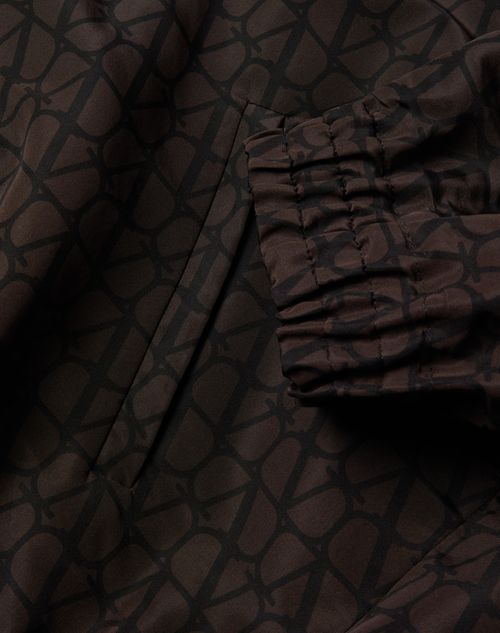 Valentino - SILK FAILLE JACKET WITH ALL-OVER TOILE ICONOGRAPHE PRINT - Ebony/black - Man - Outerwear
