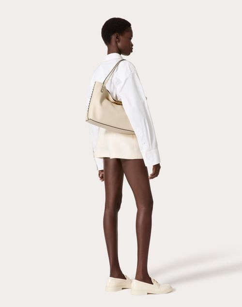 Valentino Garavani - Medium Rockstud Grainy Calfskin Bag With Contrasting Lining - Light Ivory/ruby - Woman - Totes