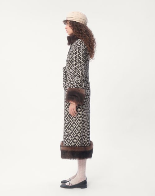Toute La V Jacquard Coat for Woman in Black/cream | Valentino US
