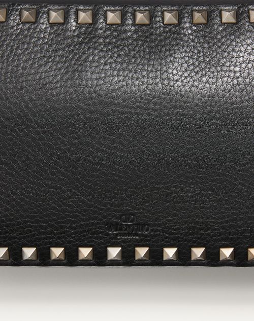 Valentino Garavani - ヴァレンティノ ガラヴァーニ ロックスタッズ グレインカーフスキン ショルダーバッグ - ブラック - メンズ - ショルダーバッグ