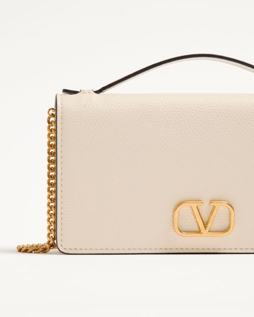 Valentino Garavani - Vlogo Signature Grainy Calfskin Wallet With Chain - Light Ivory - Woman - Clutches