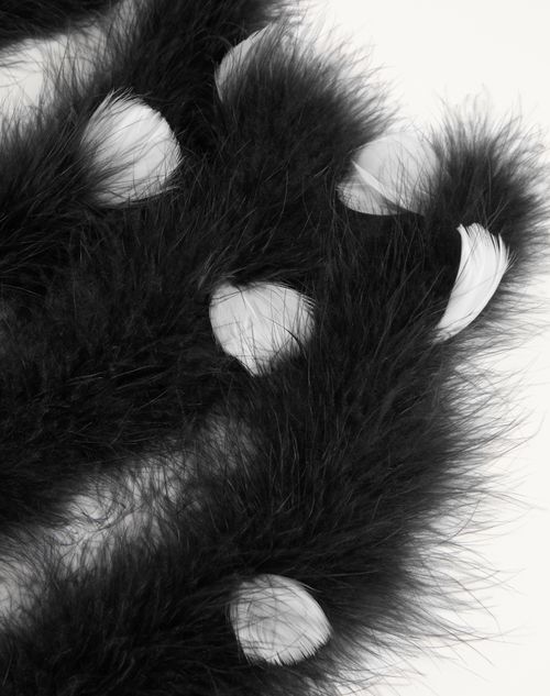  - Black/white