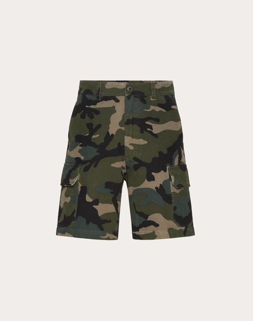 Valentino - Cotton Bermuda Shorts With Camouflage Print And Metallic V Detail - Army Camo - Man - Pants And Shorts