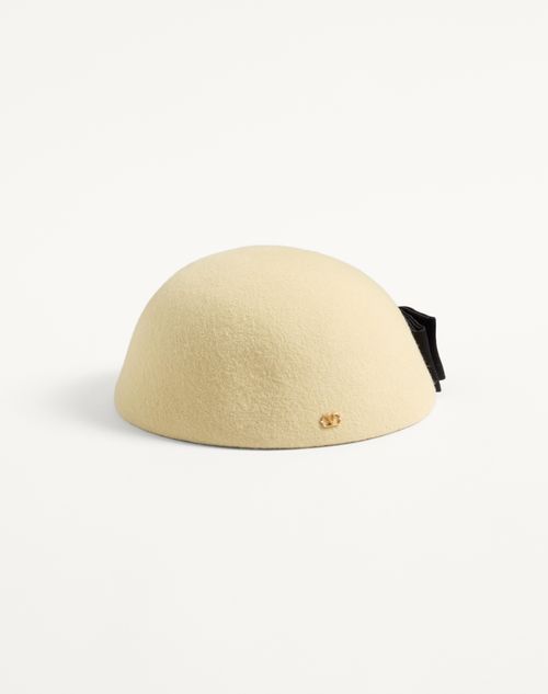  - Cream/black