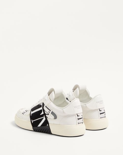  - White/ Black