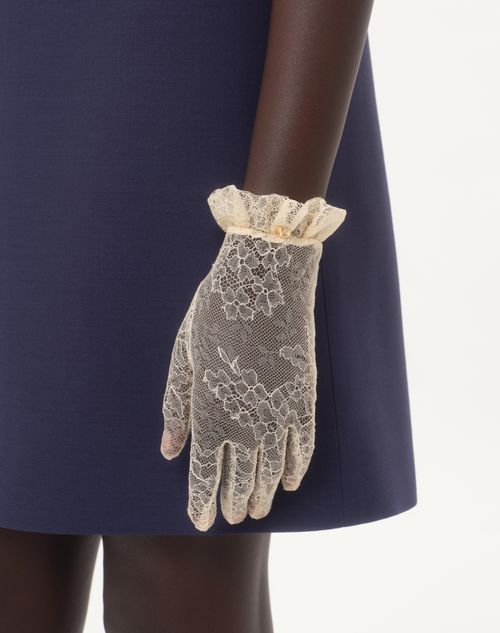 Valentino Garavani - Vlogo Signature Lace Gloves - Butter/gold - Woman - Hats And Gloves