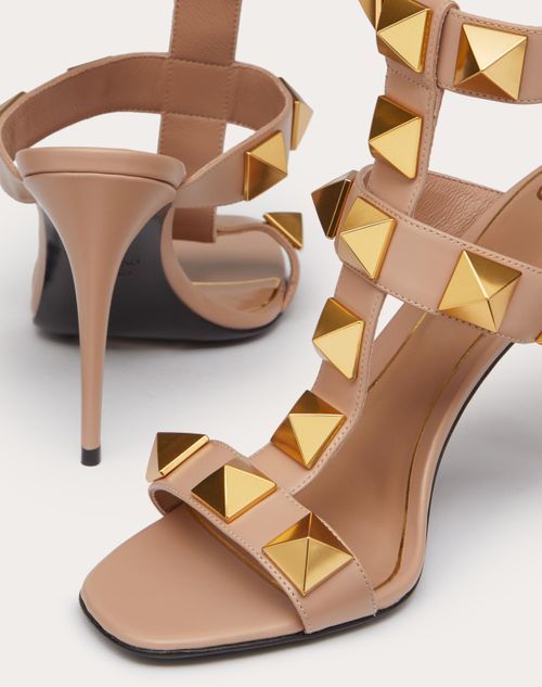 Roman Calfskin Sandal 100 Mm for Woman Black | Valentino US