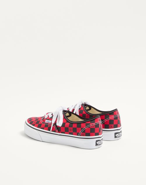 Valentino Garavani - Valentino Garavani And Vans Low-top Trainer In Fabric With Vlogo Checkerboard Print - Rouge Pur/black - Woman - Trainers