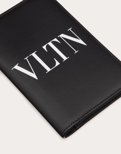 Vltn パスポートカバー for 男性 インチ ブラック | Valentino JP