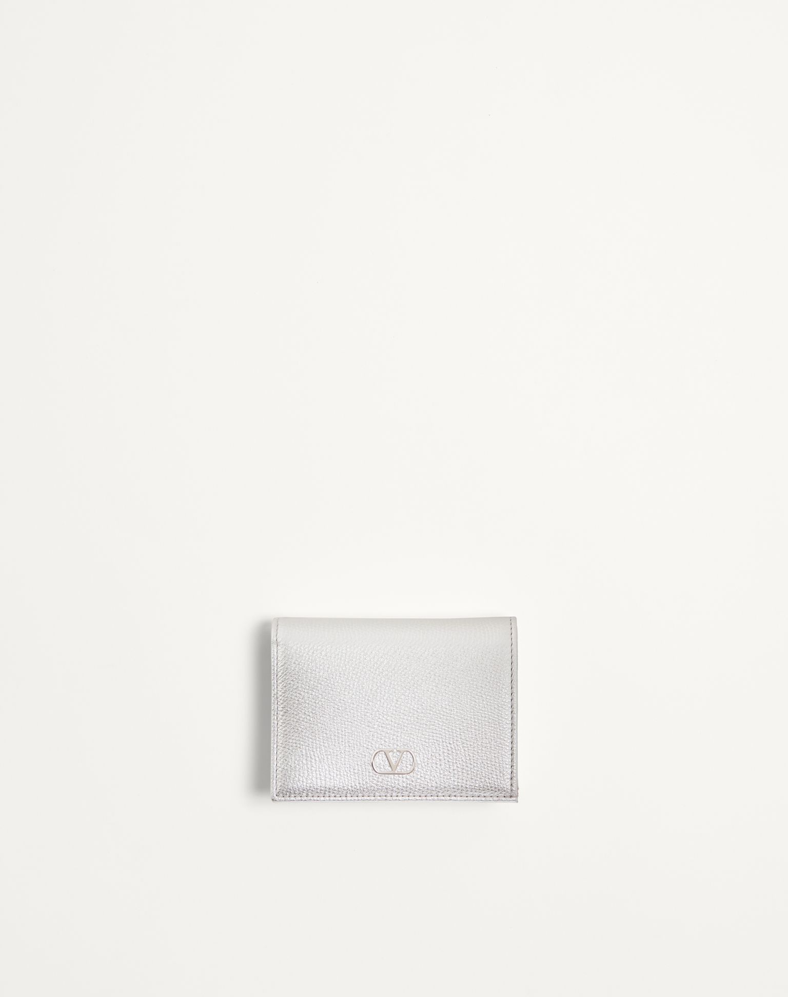 발렌티노 브이로고 시그니처 라미네이트 그레이니 카프스킨 지갑 8W2P0AJ3RFY_S13