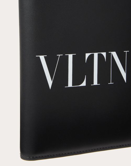 Valentino Garavani - Vltn Passport Cover In Calfskin - Black/white - Man - Other Accessories