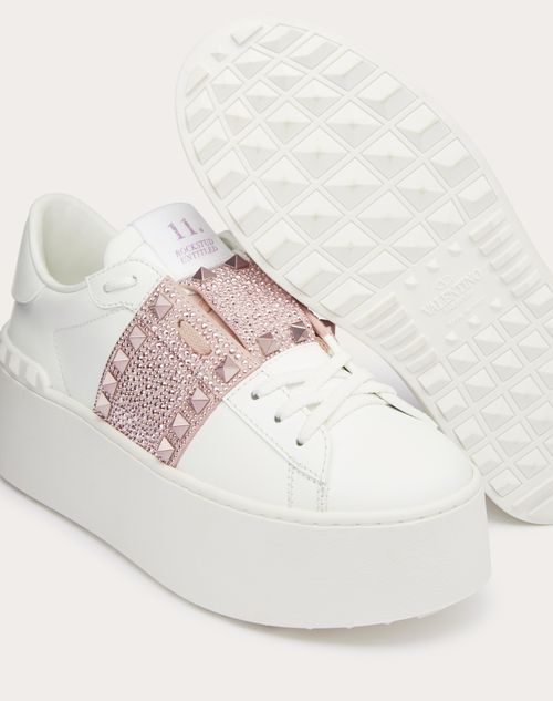 Flatform Rockstud Untitled Trainer In Calfskin With Micro Studs for Woman  in White/rose Quartz/light Pink | Valentino NL