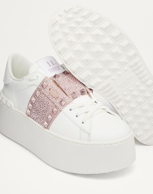 Flatform Rockstud Untitled Trainer In Calfskin With Micro Studs for Woman  in White/rose Quartz/light Pink | Valentino NL