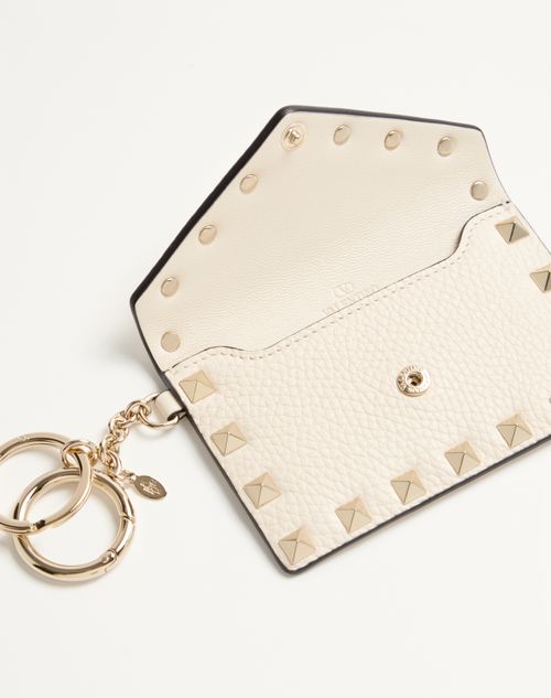 Valentino Garavani - Valentino Garavani Rockstud Charm In Grainy Calfskin - Ivory - Woman - Wallets And Small Leather Goods
