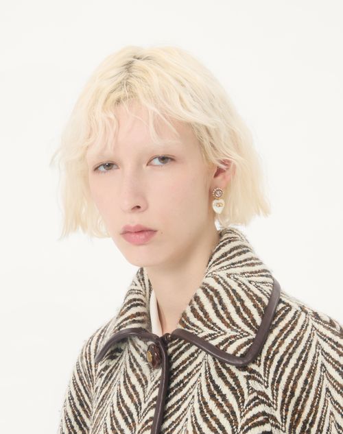 Valentino Garavani - Vlogo Signature Earrings In Metal, Enamel, Pearls And Crystals - Gold/cream - Woman - Accessories