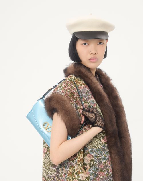 Valentino Garavani - Bolso De Hombro Pequeño Valentino Garavani Devain En Cuero Napa Laminado - Celeste - Mujer - Bolsos De Hombro