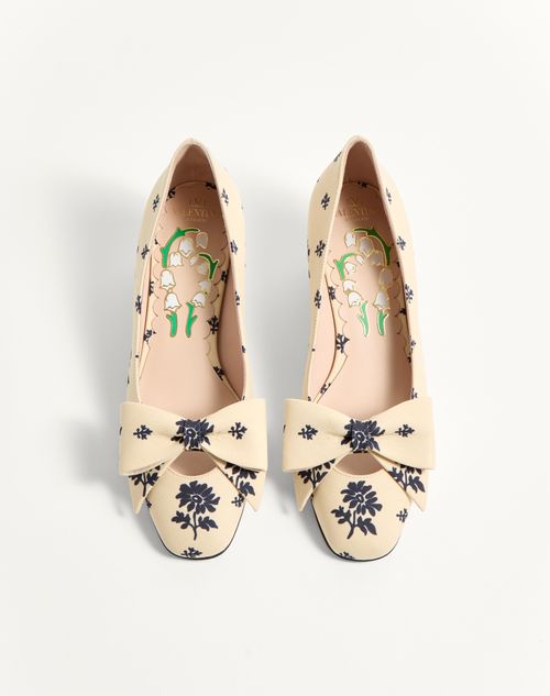 Valentino Garavani - Bowow Décolleté In Papier Floral Fabric 45mm - Butter/blue - Woman - Woman Shoes Sale