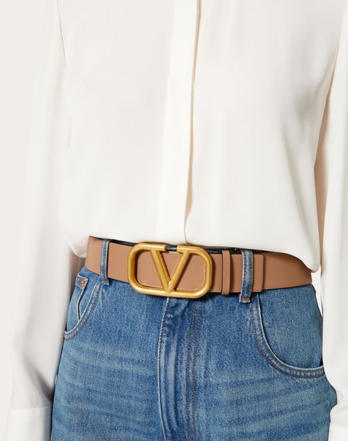 V Logo Signature 20 Reversible Leather Belt in Black - Valentino Garavani