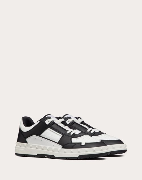 Valentino rockstud 2024 sneakers men