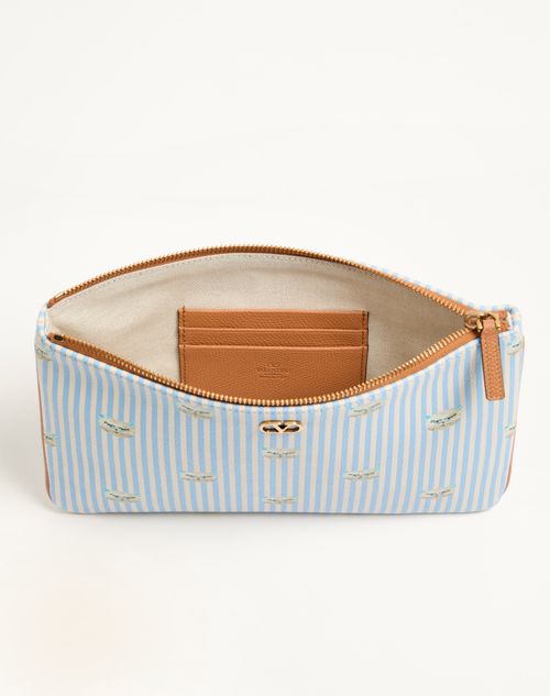 Valentino Garavani - Pochette Valentino Garavani Vlogo Signature En Cuir De Veau Grainé À Imprimé Le Chat De La Maison - Bleu D'azur/ivoire - Homme - Pochettes Et Porte-documents
