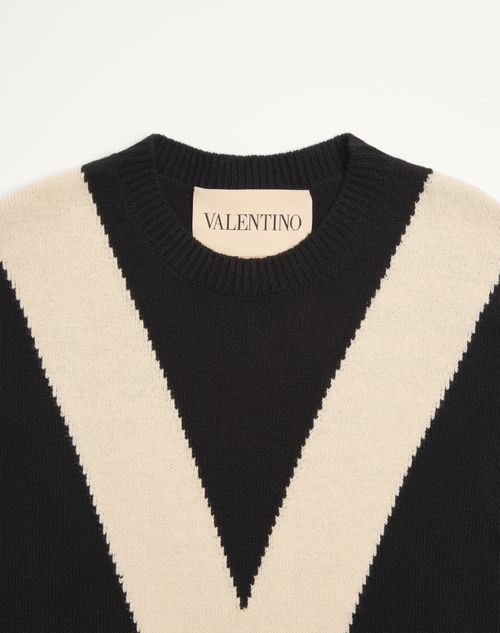 Valentino - Valentino Wool Jumper With Inlaid V - Black/butter - Man - Knitwear