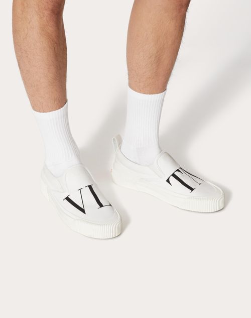  - White/ Black
