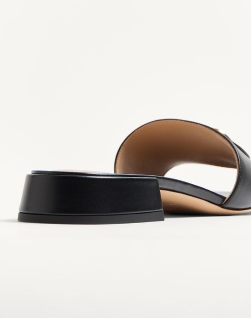 Valentino Garavani - VLOGO SIGNATURE SLIDE SANDAL IN CALFSKIN 20MM - Black - Woman - Slides And Thongs