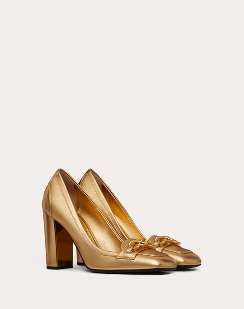 Valentino Garavani - Vlogo Chain Pump In Metallic Nappa 95mm - Antique Brass - Woman - Vlogo Chain - Shoes