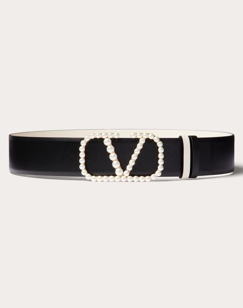 Valentino Garavani - Vlogo Signature Reversible Belt In Shiny Calfskin With Pearls 40 Mm - Black/light Ivory - Woman - Belts - Accessories
