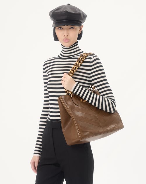 Valentino Garavani - Valentino Garavani Laseine Shopping Bag In Nappa Leather With A Chevron Pattern - Tundra - Woman - Totes