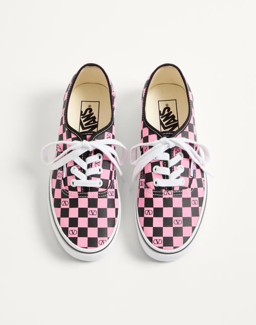 Valentino Garavani - Baskets Basses Valentino Garavani and vans En Tissu À Imprimé Vlogo Checkerboard - Pink Orchid/noir - Femme - Baskets