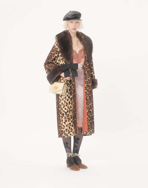 Valentino Garavani - Valentino Garavani Vain Small Shoulder Bag In Shiny Calfskin - Butter - Woman - Shoulder Bags